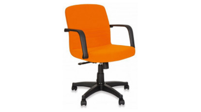 pear plastic working armchair