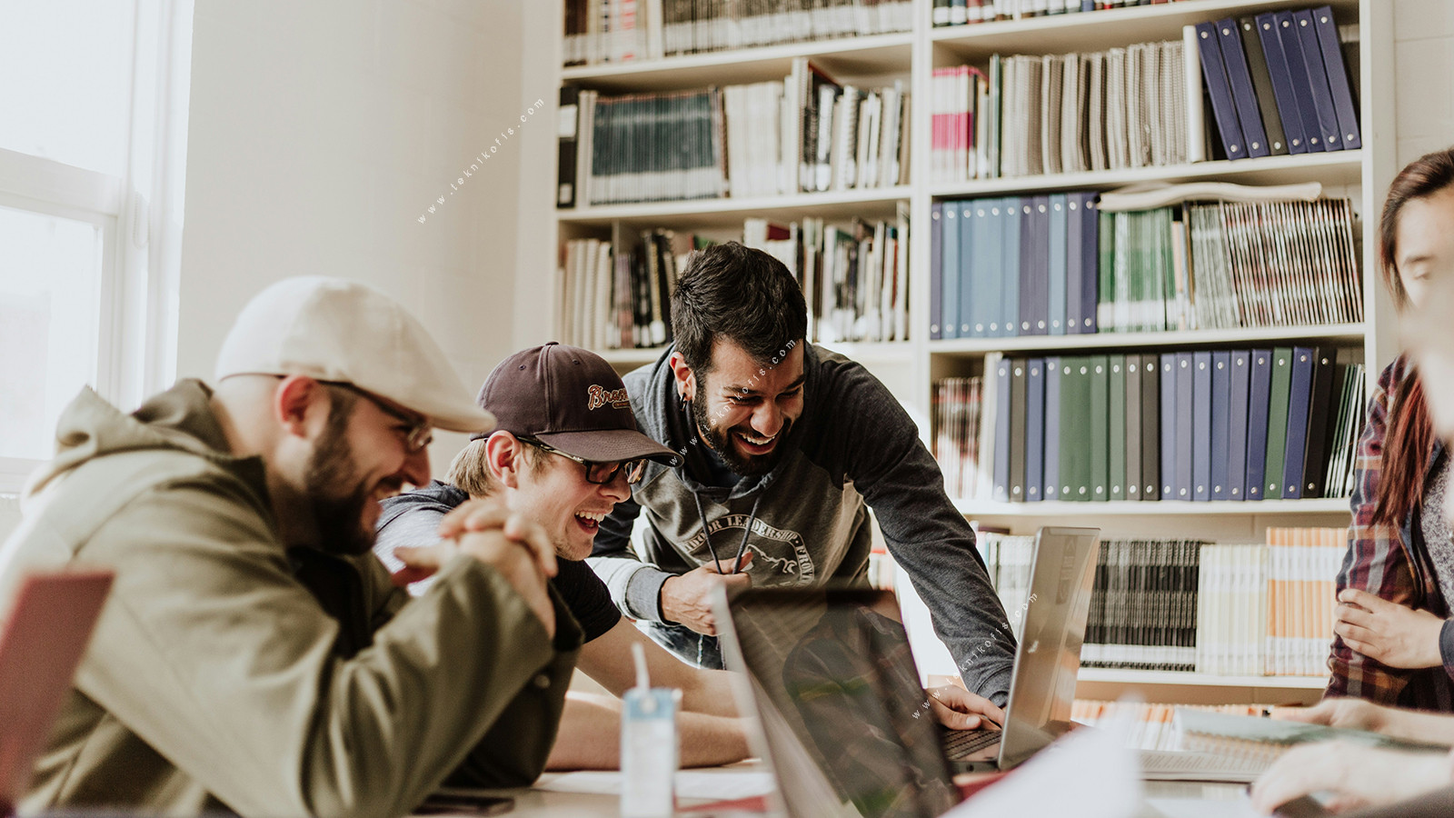 ofis arkadaşları