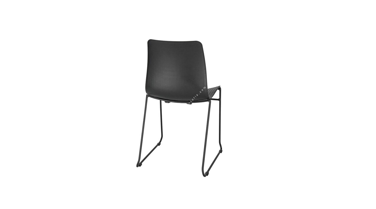 chais siyah boyalı ayak kolsuz sandalye